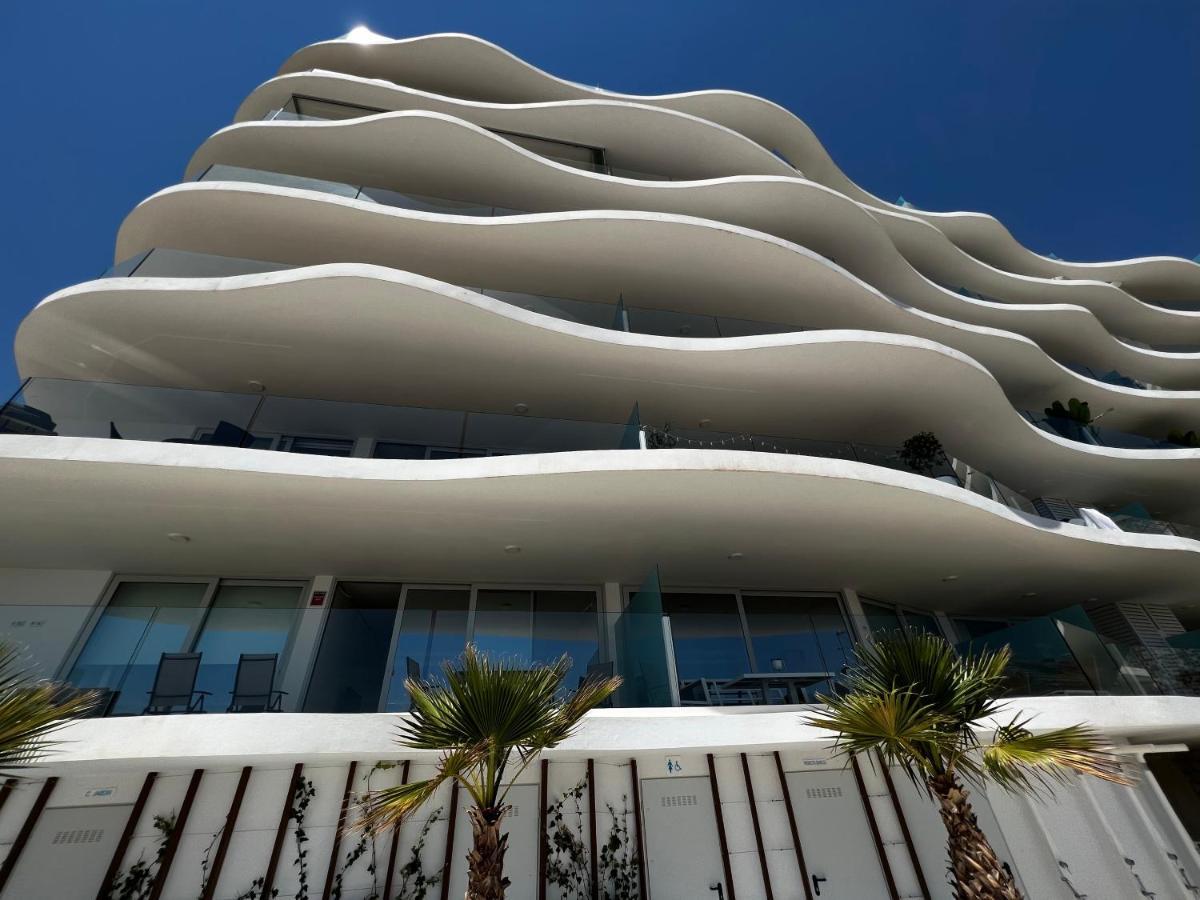 The Wave Collection Sea View 2 Bedrooms Apartamento *