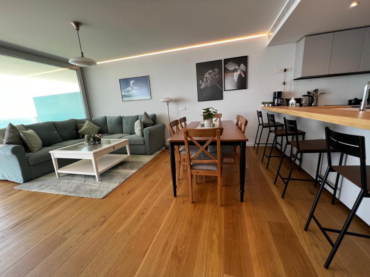 The Wave Collection Sea View 2 Bedrooms Leilighet *